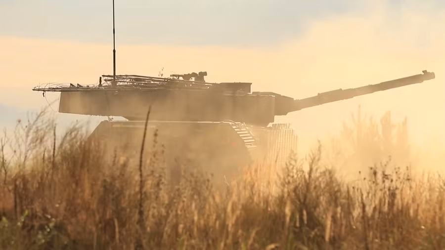 Leopard 1 chịu được hàng chục cú đánh từ máy bay không người lái FPV