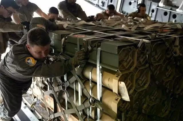 NATO đang tăng cường mua vũ khí của Mỹ cho Kyiv