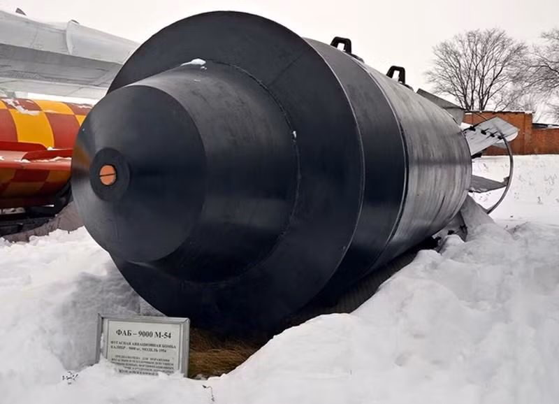 Bom siêu lớn FAB-9000 'khủng' nhất của Nga vì sao không thể tham chiến?