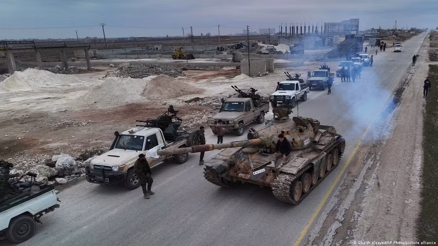 Người Kurd phải bỏ lại mỏ dầu lớn nhất Syria khi bị tấn công dữ dội