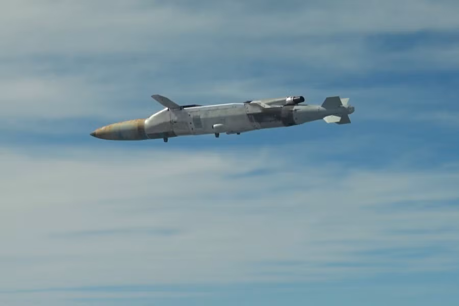 Bom lượn JDAM LR tầm xa lên tới... 550km đã được đưa vào sản xuất