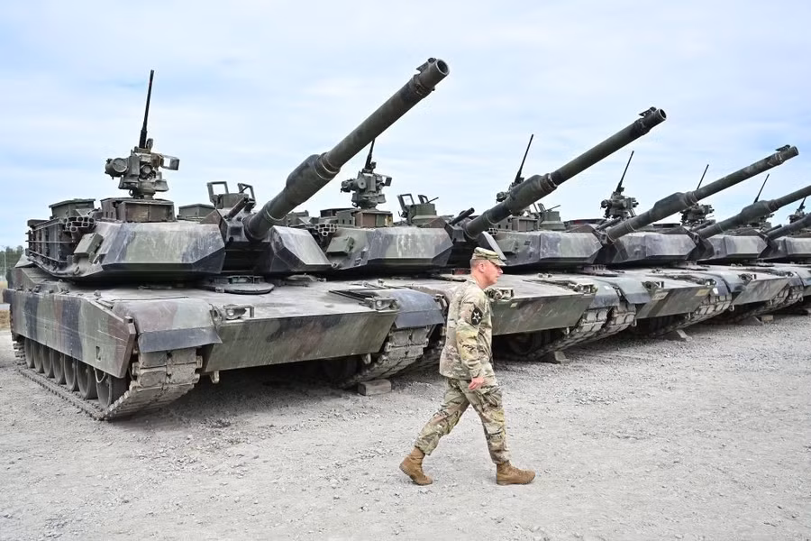 soldier-of-the-us-army-1st-raider-brigade-walks-past-tanks-news-photo-1694456644.jpg