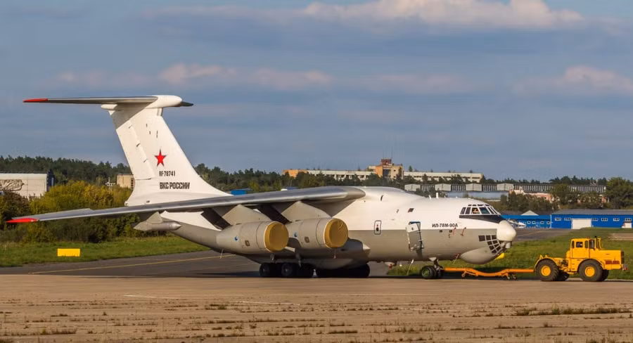 Trung Quốc âm thầm mua gom máy bay tiếp dầu Il-78MK-90A tối tân nhất của Nga?