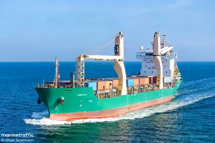 Tàu Sparta IV của Nga 'trôi dạt' trên một tuyến cáp ngầm nối châu Âu và châu Phi