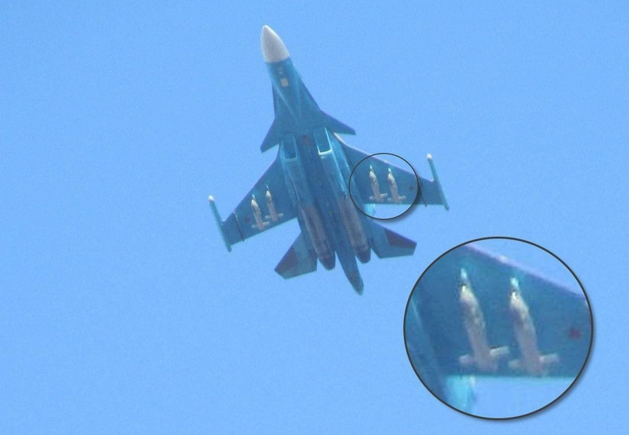 Module UMPK chứa đầy linh kiện điện tử từ Mỹ và Thụy Sĩ