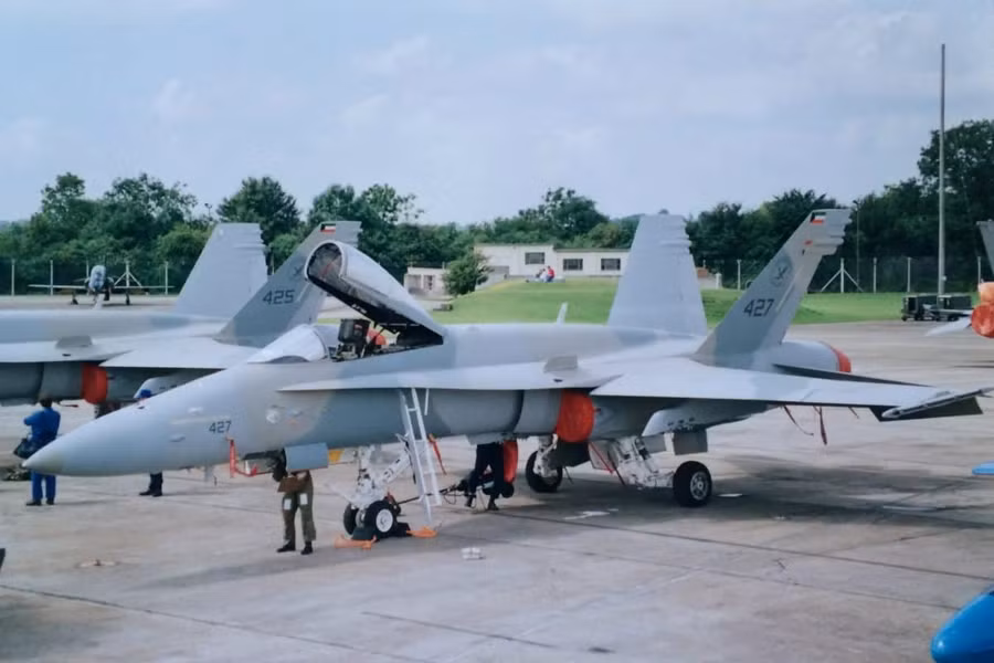 Malaysia nâng cao sức mạnh bằng hàng chục tiêm kích F/A-18 từ trung Đông