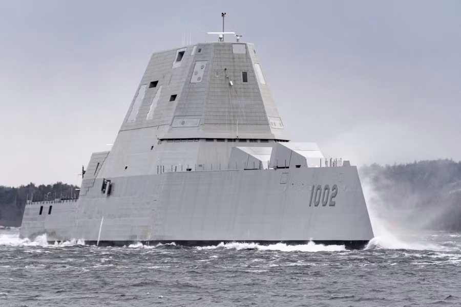 Khu trục hạm Zumwalt 'lột xác' thành phương tiện mang tên lửa siêu thanh
