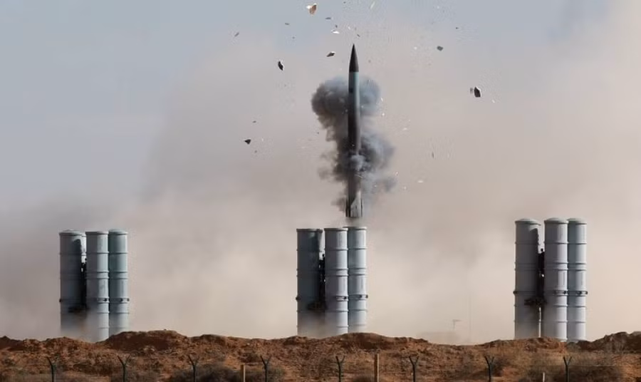 Tên lửa 48N6DM của tổ hợp S-400 bị bắn hạ trên bầu trời Kyiv