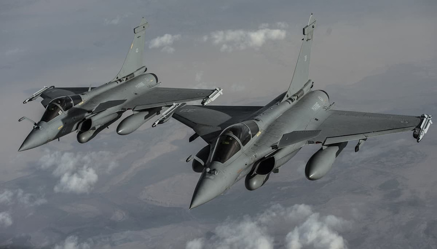 Máy bay chiến đấu Dassault Rafale của Không quân Pháp. frantsuzki-vynyshhuvachi-dassault-rafale-1.jpg