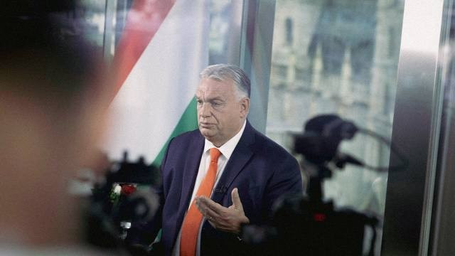 Hungary tiếp tục thách thức EU về cấm vận chống Moscow