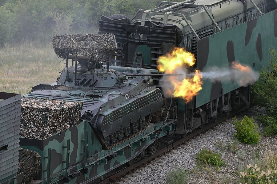 Đoàn tàu bọc thép Yenisei của nhóm tác chiến Trung tâm. b22-2bf.jpg