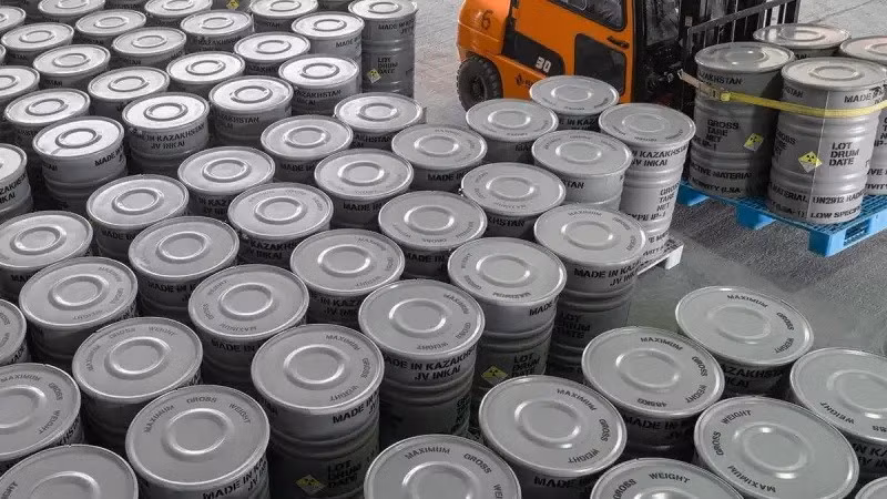 1.000 tấn uranium của Niger được đưa tới Nga gây ra báo động ở Paris