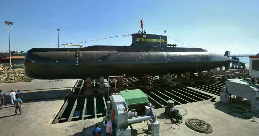 fateh-submarine-ahead-of-launch.jpg