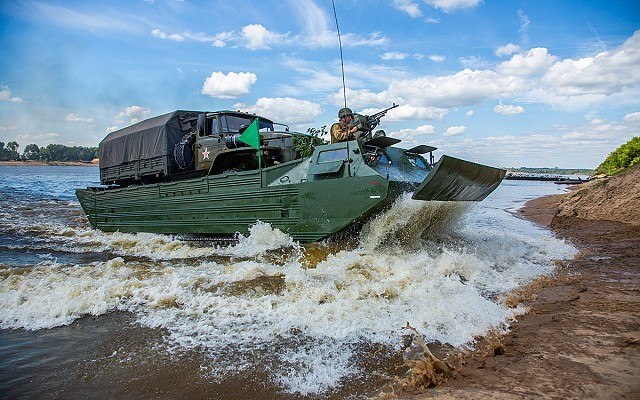 PTS-2 thực chất là một chiếc phà tự hành của lực lượng công binh vượt sông. ve-atv-pts2-p09.jpg
