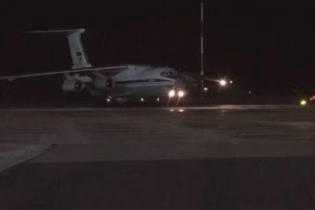 Máy bay Il-76 âm thầm chở vũ khí tới Caracas?