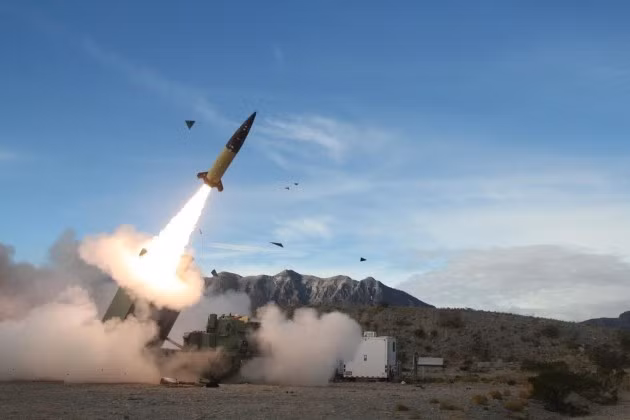 Ông Trump chuẩn bị dỡ bỏ hạn chế tấn công bằng tên lửa tầm xa