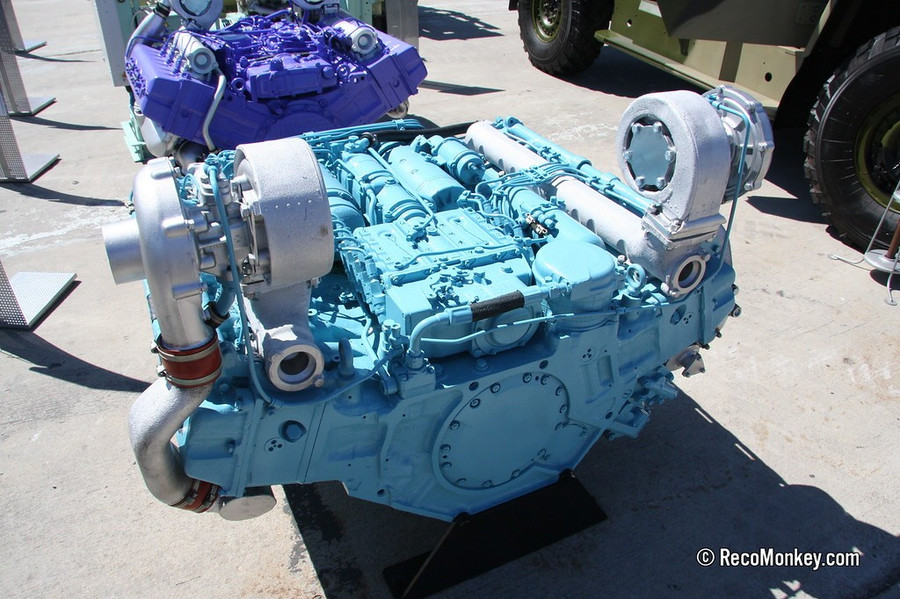 Động cơ diesel UTD-32T sẽ được trang bị cho hàng loạt xe chiến đấu bộ binh BMP-3 sản xuất mới. utd-32t-2010-004-xl.jpg