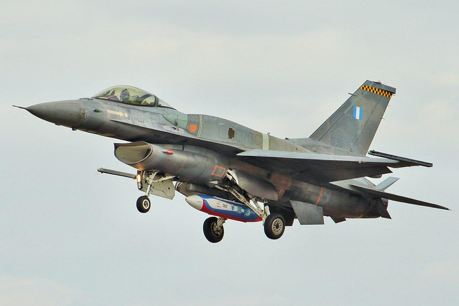 Không quân Ukraine sẽ nhận được lô tiêm kích F-16 lớn nhất và hiện đại nhất từ Hy Lạp. F-16-CFT.jpg