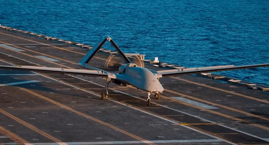 Tàu sân bay Nhật Bản 'lột xác' nhờ UAV Bayraktar TB3