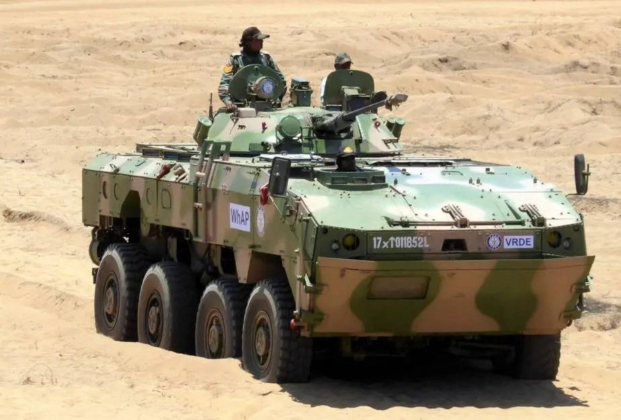 Xe chiến đấu bộ binh WhAPP trong triển lãm DefExpo Ấn Độ 2018. indian-police-first-to-receive-tata-kestrel-whap-8x8-armoured-vehicles-1-e1727544391946.jpg