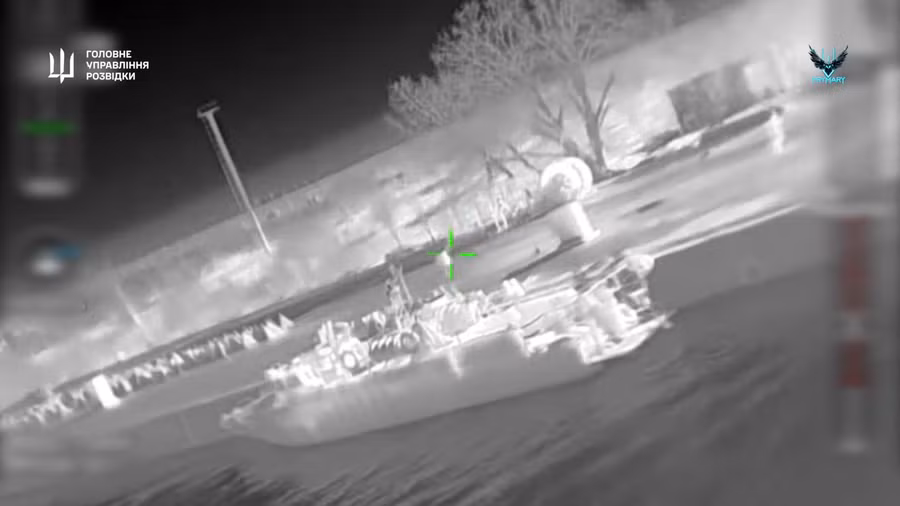 Xuồng không người lái của GUR đánh chìm tàu ​​cao tốc BK-16 ở Crimea