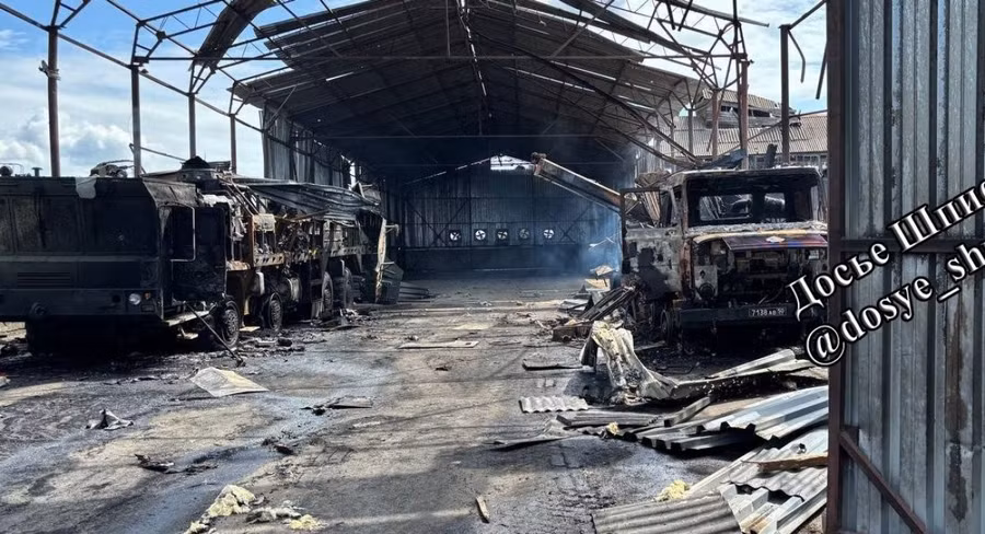 6 xe phóng của tổ hợp Iskander bị đốt cháy cùng lúc trong cuộc tấn công 'vô tiền khoáng hậu'