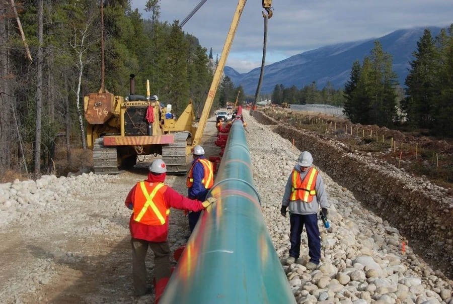 Dầu thô Nga lo mất thị trường châu Á khi đường ống Trans Mountain hoạt động