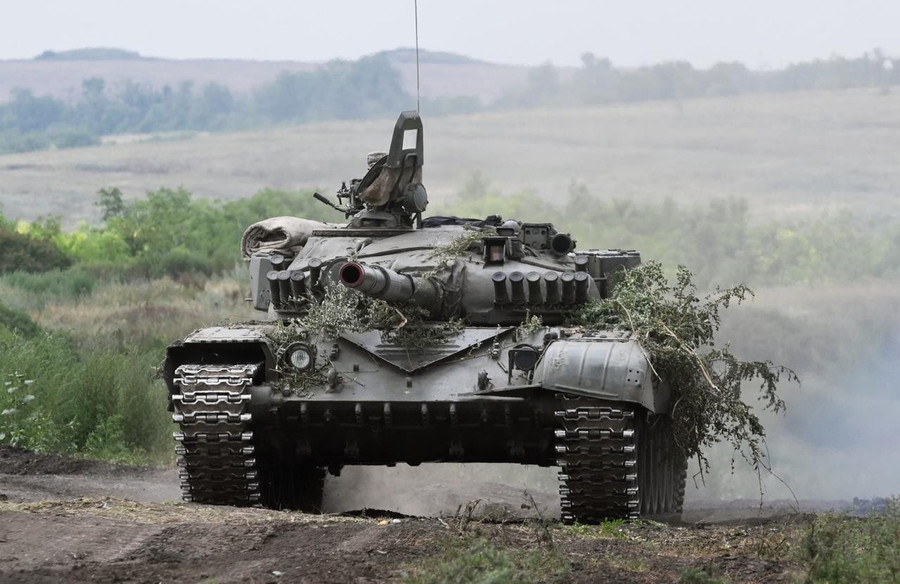 Nga đang phải gọi tái ngũ số lượng lớn xe tăng T-72A lạc hậu. fxsotnk1hp9d1.jpg