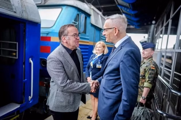 Bộ trưởng Quốc phòng Đức bí mật đến Kyiv thảo luận việc cung cấp tên lửa Taurus