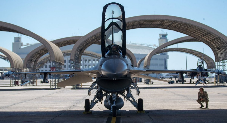 Mỹ không thể vô hiệu hóa tiêm kích F-16 Ukraine từ xa. 03a67cf14e148cf9.jpg