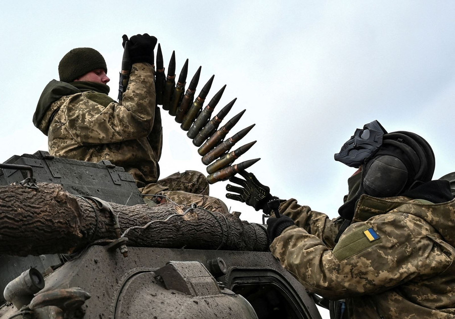 Nguồn cung vũ khí cho Ukraine bắt đầu dồi dào trở lại. vu-khi.jpg