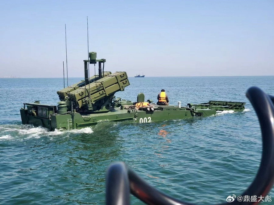 Xe thiết giáp đổ bộ Trung Quốc cực mạnh với HJ-10 ATGM