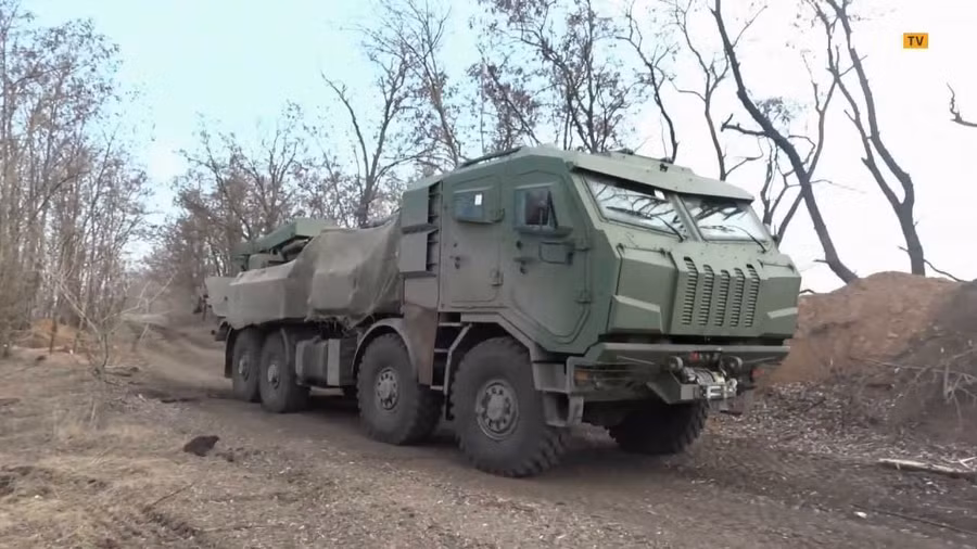 Lữ đoàn pháo binh 44 nhận phiên bản mới của pháo tự hành Bogdana