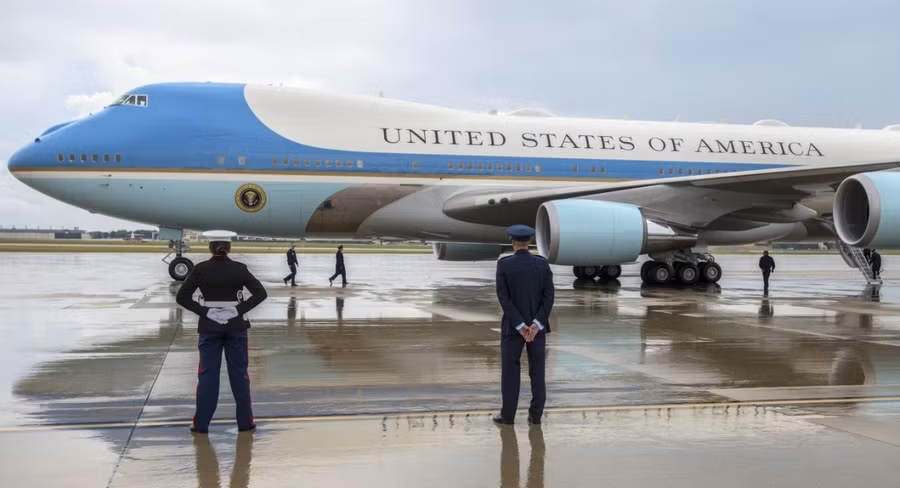 Chuyên cơ Tổng thống VC-25B khó đáp ứng yêu cầu quá phức tạp của ông Trump
