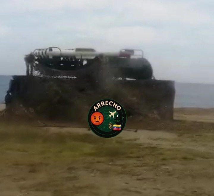 Hệ thống phòng không Buk-M2E đã được Quân đội Venezuela triển khai. zrk-buk-m2e-venesuely.jpg