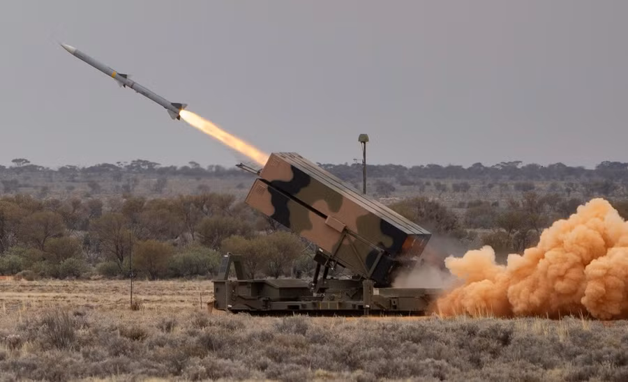 Hệ thống phòng không NASAMS 'mắc kẹt' gần hai năm chuẩn bị tham chiến