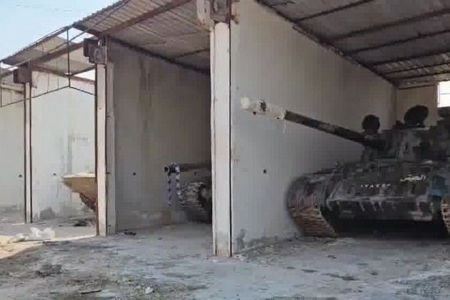 Nhiều thiết giáp của Quân đội chính phủ Syria đã rơi vào tay phiến quân HTS. snimok-5345.jpg