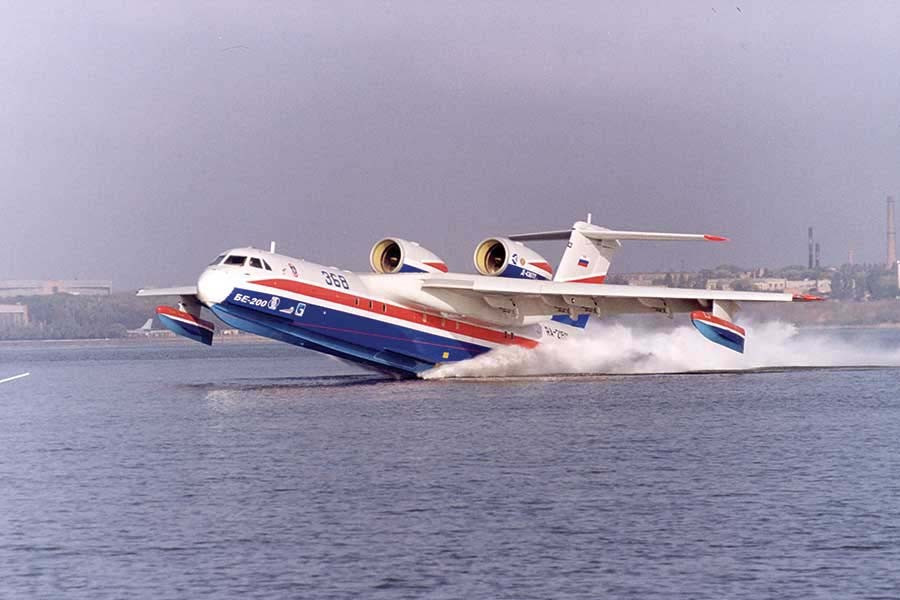 Điều máy bay Be-200 thực hiện nhiệm vụ đặc biệt