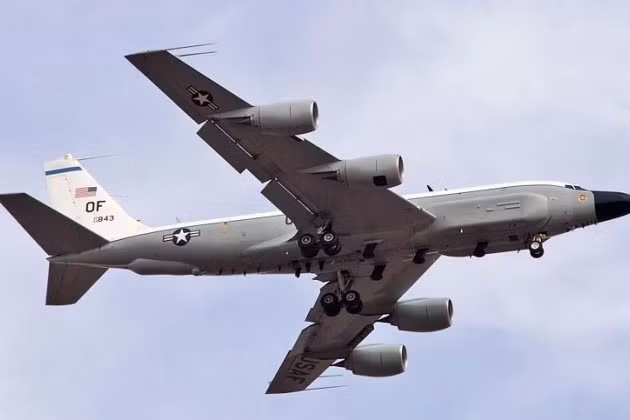 Hoạt động của máy bay trinh sát RC-135V trên Biển Đen báo trước vụ tấn công?