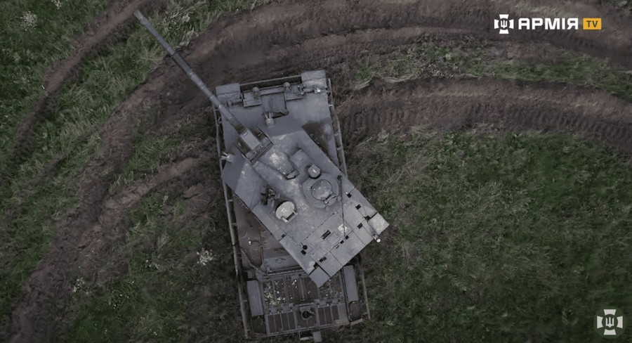 Số xe tăng Challenger 2 dư thừa sẽ được giao nốt cho chiến sự?