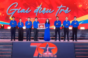 Gắn kết tuổi trẻ Thủ đô và thành phố mang tên Bác qua chương trình nghệ thuật 'Giai điệu trẻ'.