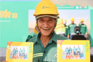 ‘Xây Tết năm 2025’ trao tặng hơn 18.500 phần quà đến công nhân