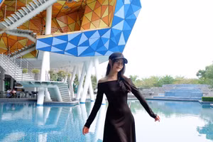 Từ nhỏ, Yến Nhi đã luôn bị thu hút bởi những bộ trang phục sặc sỡ và những sàn diễn thời trang lộng lẫy. 