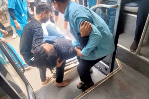 Nhân viên tuyến xe buýt số 62 hỗ trợ cấp cứu kịp thời người gặp tai nạn