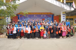 Thực hiện Chương trình công tác Đoàn và phong trào thanh niên năm 2025, Đoàn thanh niên Nhà xuất bản Giáo dục Việt Nam (Bộ Giáo dục và Đào tạo) phối hợp cùng Tỉnh đoàn Hà Giang, Tổ hợp Công nghệ Giáo dục Edukids và Công ty CP Sách & Thiết bị Giáo dục An Vinh tổ chức chương trình 'Tháng ba biên giới'.