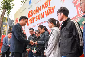 '63 gắn kết - 1 Tết Sum vầy' mang đến niềm vui cho hàng nghìn gia đình khó khăn