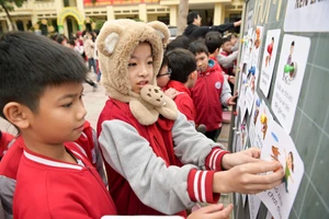 Học sinh Hà Nội 'Chung tay bảo vệ chó, mèo'