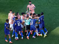 Mbappe đưa Pháp vào tứ kết, Paraguay ôm hận vì VAR
