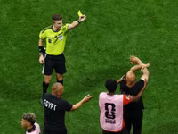 HLV Ai Cập giận dữ chỉ trích trọng tài và FIFA thiên vị Argentina
