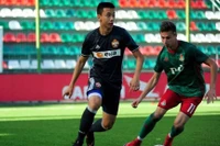  Li Teng Long thử việc trong màu áo Hà Nội FC.
